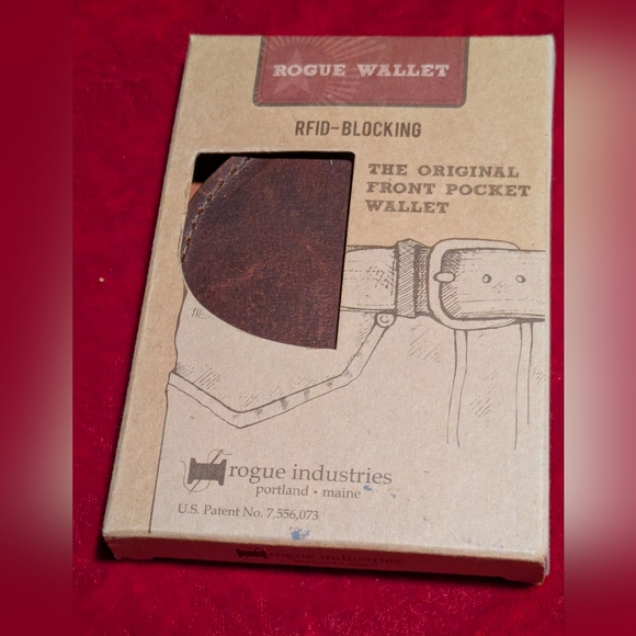 Rogue wallet  RFID- BLOCKING  Leather Man's Brawn - Picture 1 of 12